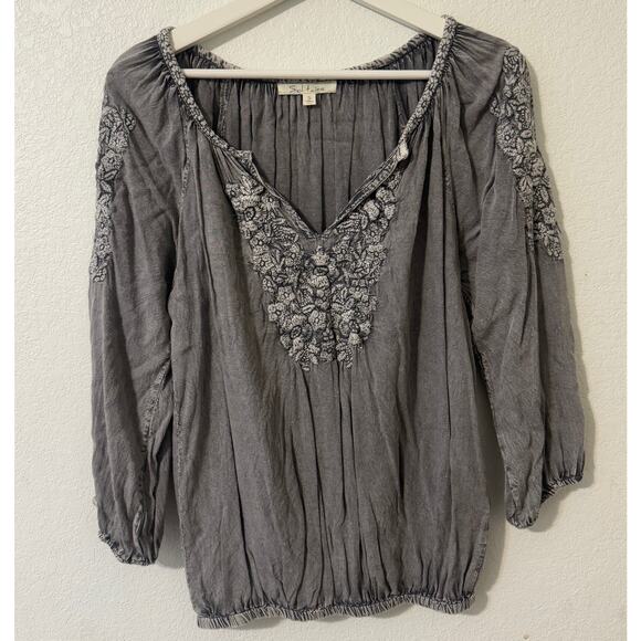 Solitaire Women's‎ Blouse Gray Embroidered Top Open Sleeves Size Small - Picture 1 of 8